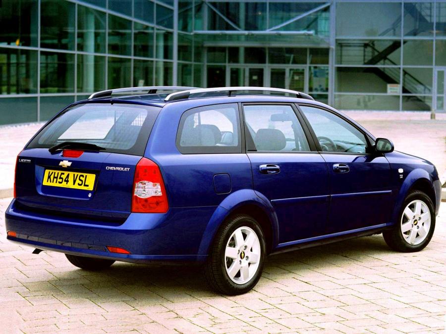 Chevrolet Lacetti Wagon SX 2004 года  (UK) (фото 4 из 10)